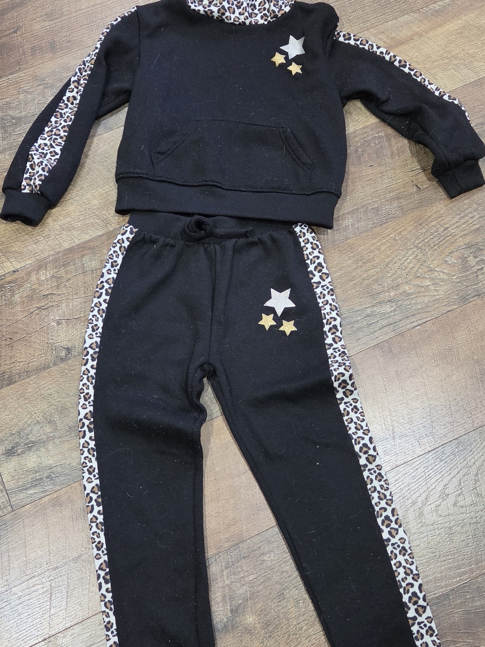 Black Leopard-Trim Kids Matching Set with Star Details
